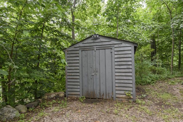 W344S10664 Island View LANE, Mukwonago, WI 53149