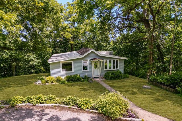 W344S10664 Island View LANE, Mukwonago, WI 53149