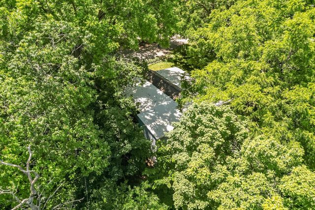W344S10664 Island View LANE, Mukwonago, WI 53149
