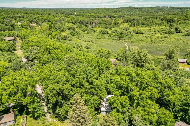 W344S10664 Island View LANE, Mukwonago, WI 53149