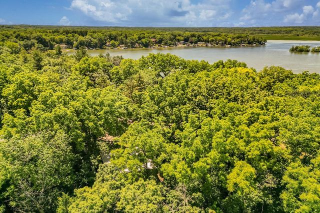 W344S10664 Island View LANE, Mukwonago, WI 53149