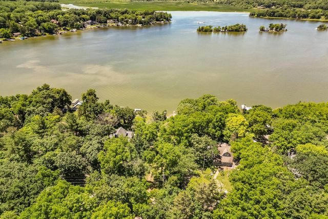 W344S10664 Island View LANE, Mukwonago, WI 53149