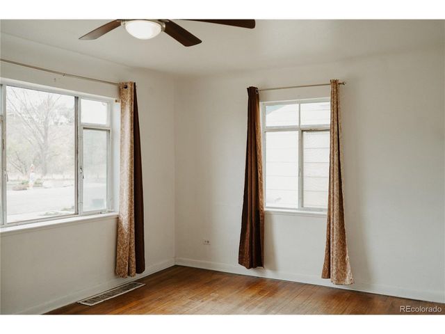 5 Stuart St, Denver, CO 80219