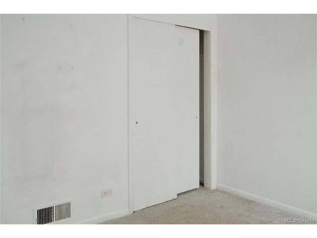 5 Stuart St, Denver, CO 80219