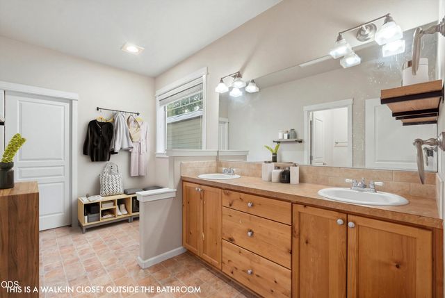 540 NW 28th Street, Redmond, OR 97756