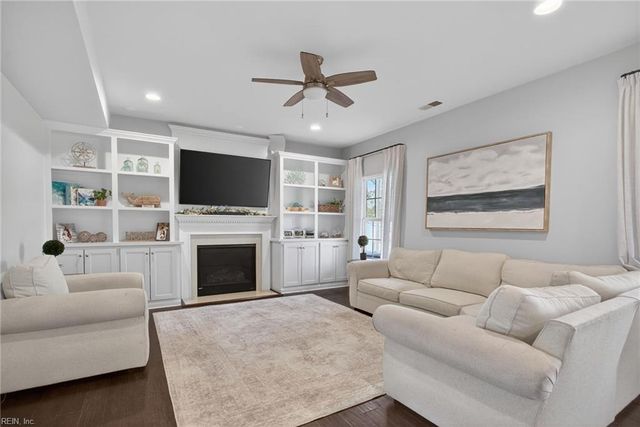 408 Mike TRL, Chesapeake, VA 23322