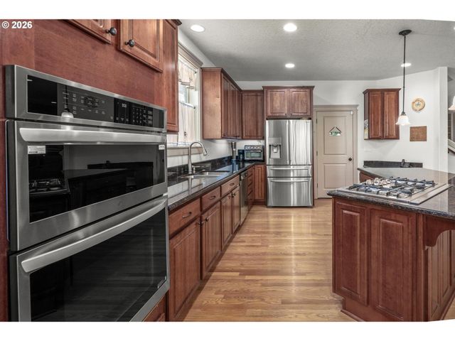17893 Sw BARCELONA Ln, Beaverton, OR 97007