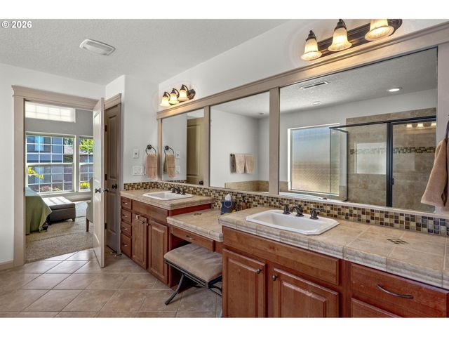17893 Sw BARCELONA Ln, Beaverton, OR 97007