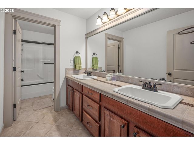 17893 Sw BARCELONA Ln, Beaverton, OR 97007