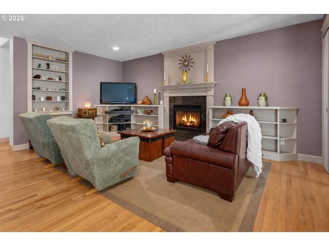 17893 Sw BARCELONA Ln, Beaverton, OR 97007
