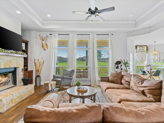101 Eagles Crest Lane, Weatherford, TX 76087