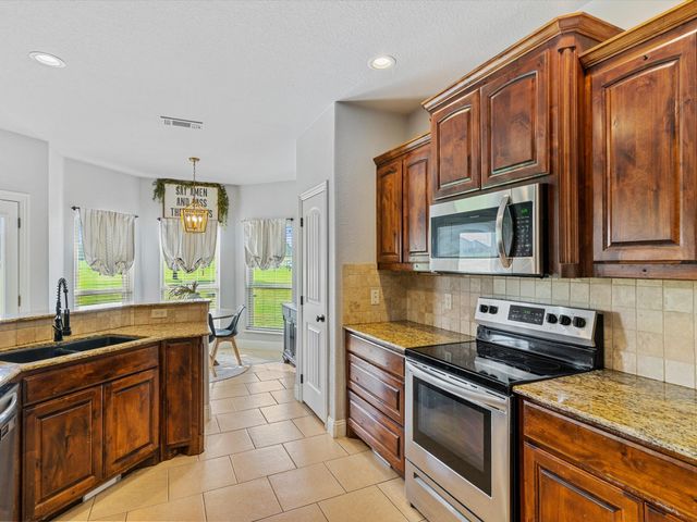 101 Eagles Crest Lane, Weatherford, TX 76087