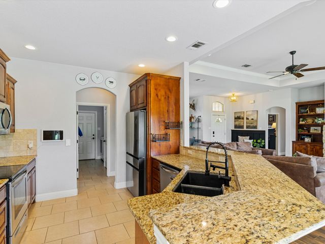 101 Eagles Crest Lane, Weatherford, TX 76087