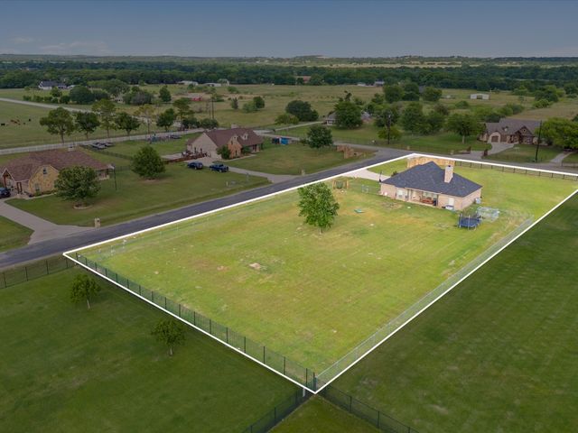 101 Eagles Crest Lane, Weatherford, TX 76087