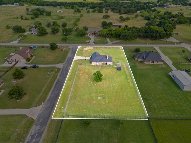 101 Eagles Crest Lane, Weatherford, TX 76087