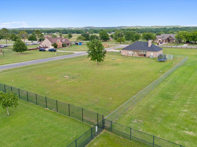 101 Eagles Crest Lane, Weatherford, TX 76087