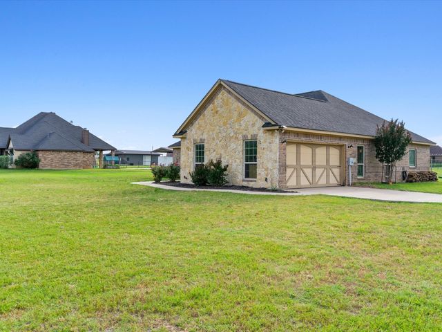 101 Eagles Crest Lane, Weatherford, TX 76087