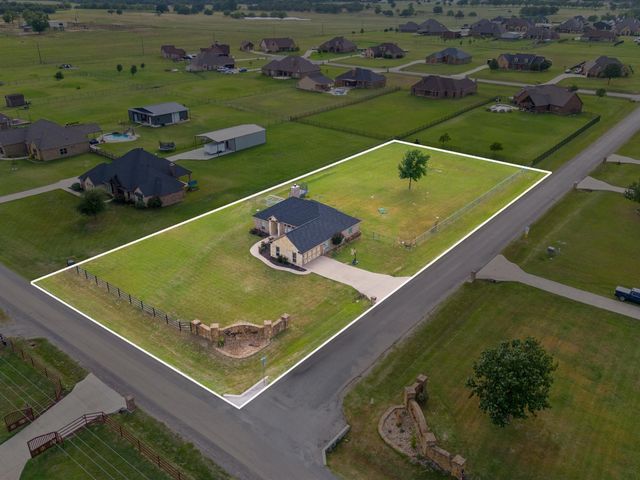 101 Eagles Crest Lane, Weatherford, TX 76087