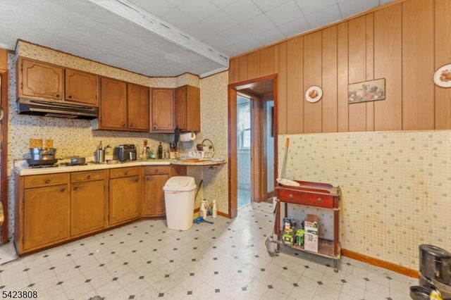 101 Reid Ave, Passaic City, NJ 07055