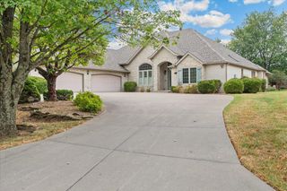 1135 North Chelmsworth Lane, Springfield, MO 65802
