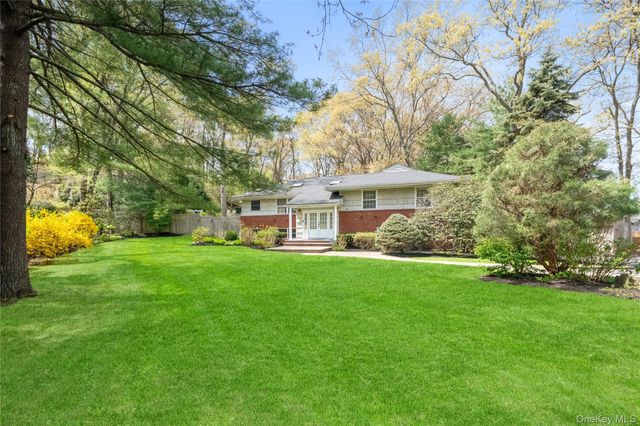 6 Beaumont Drive, Melville, NY 11747