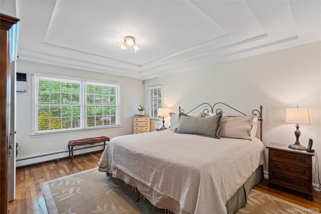 6 Beaumont Drive, Melville, NY 11747