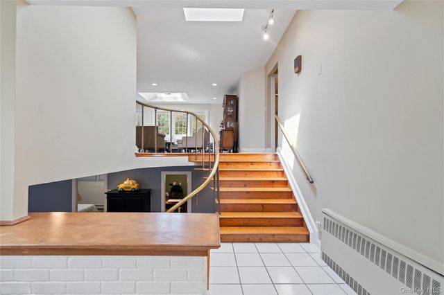 6 Beaumont Drive, Melville, NY 11747