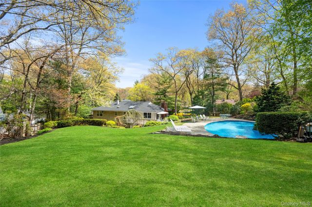 6 Beaumont Drive, Melville, NY 11747