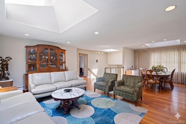 6 Beaumont Drive, Melville, NY 11747