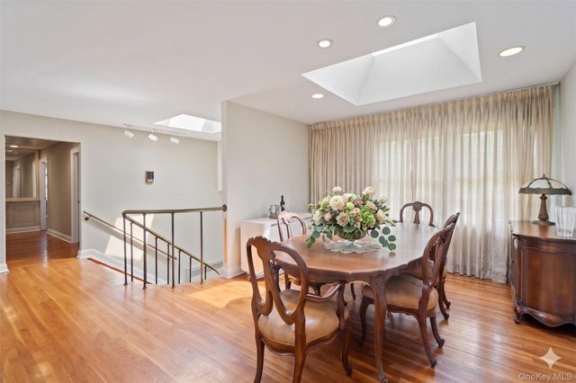 6 Beaumont Drive, Melville, NY 11747