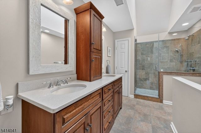 14 Bradford Lane, Bernards Twp., NJ 07920