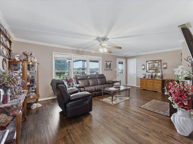 301 Ovilla Road, Waxahachie, TX 75167