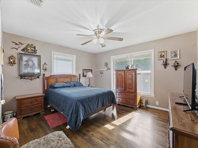 301 Ovilla Road, Waxahachie, TX 75167
