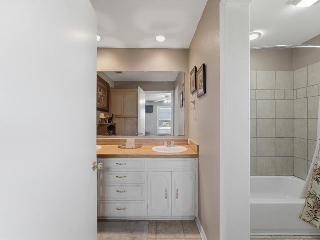 301 Ovilla Road, Waxahachie, TX 75167