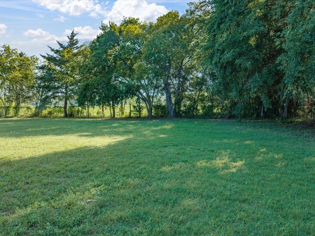 301 Ovilla Road, Waxahachie, TX 75167