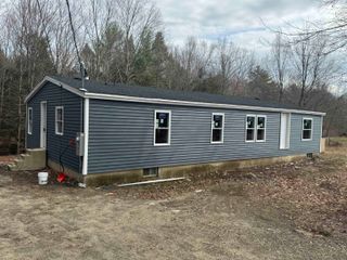 152 Middle Oxbow Road, Hinsdale, NH 03451