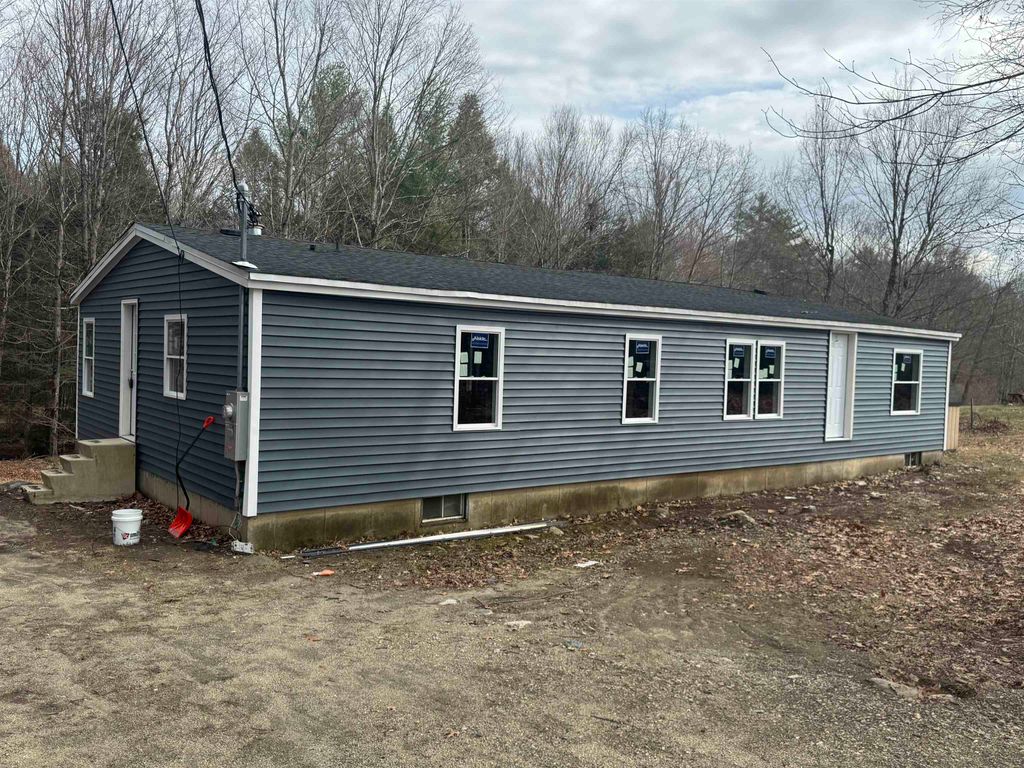 152 Middle Oxbow Road, Hinsdale, NH 03451