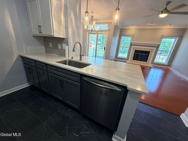 413 Diamond Rock Circle, Troy, NY 12182