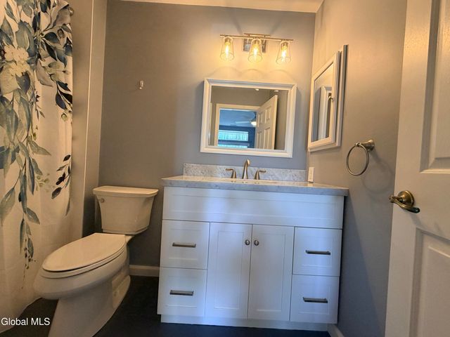 413 Diamond Rock Circle, Troy, NY 12182
