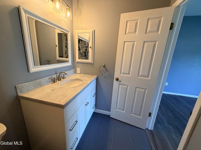 413 Diamond Rock Circle, Troy, NY 12182