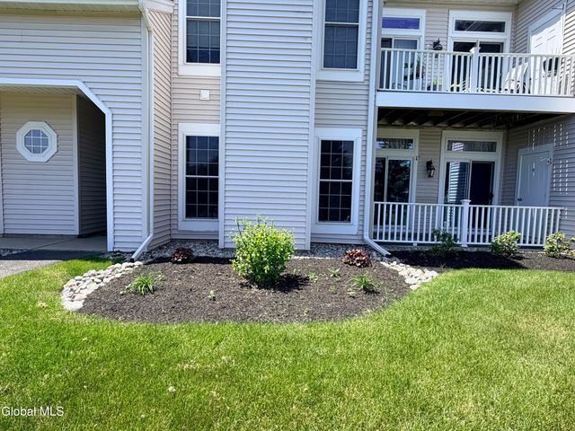 413 Diamond Rock Circle, Troy, NY 12182