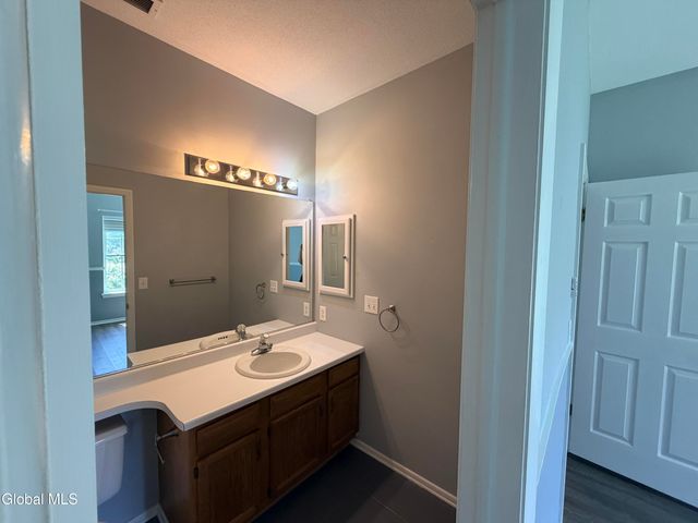 413 Diamond Rock Circle, Troy, NY 12182