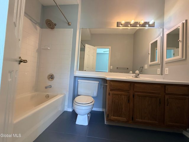 413 Diamond Rock Circle, Troy, NY 12182