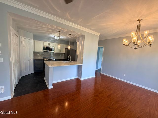 413 Diamond Rock Circle, Troy, NY 12182