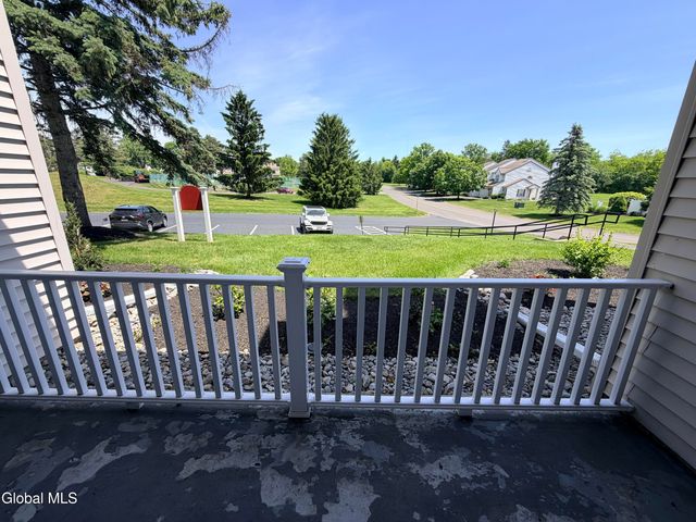 413 Diamond Rock Circle, Troy, NY 12182