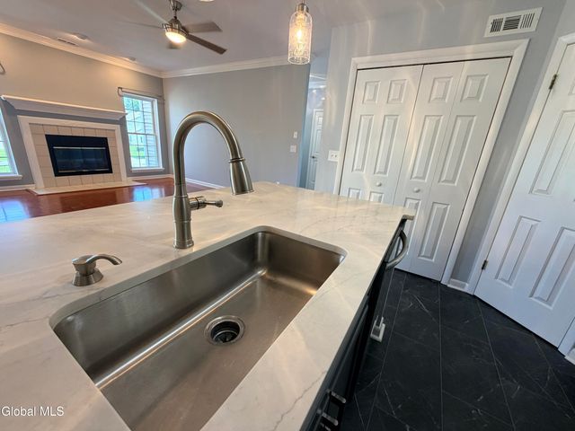 413 Diamond Rock Circle, Troy, NY 12182