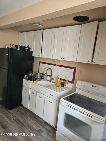 5718 MERRILL Road, Jacksonville, FL 32277