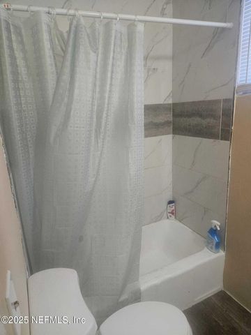 5718 MERRILL Road, Jacksonville, FL 32277