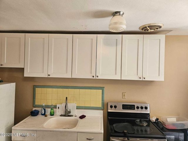 5718 MERRILL Road, Jacksonville, FL 32277