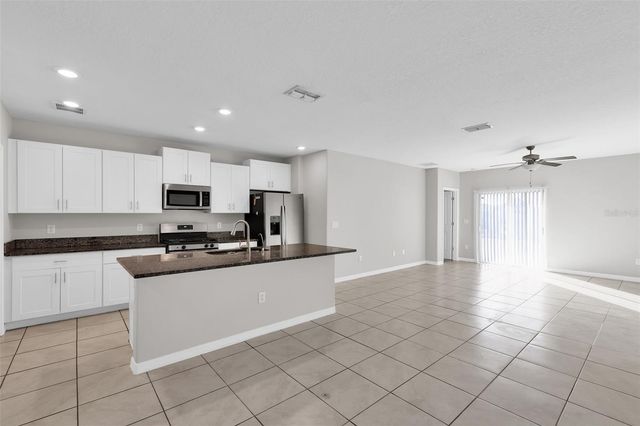 5204 WHITE CHICORY DRIVE, Apollo Beach, FL 33572